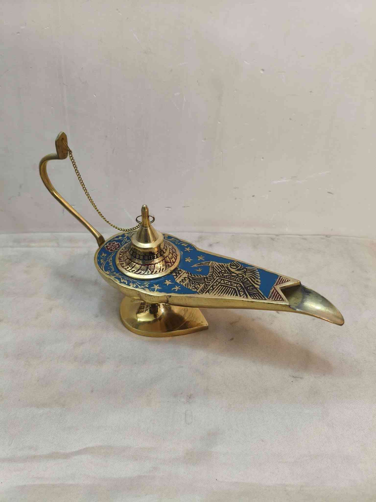 مصباح نحاس • مينا منقوش • شغل يدوي
