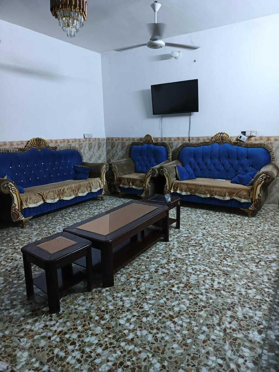 🏠 / دار للبيع مساحة٢٥٠م  طابو زراعي سند ٢٥

🧱 / البناء يحتوي على طابقين الطابق الارضي غرفتين نوم وهول وصحيات ومطبخ واستقبال وترك وصحيات خارجيه وحديقه والطابق الارضي بناء 2018
الطابق الفوك 3 غرف نوم هول وصحيات بناء 2024
الطابق الثاني كلشي كامل ماعده غرفتين وهول باقيلهن بياض وارضيه

الموقع 🌏 / خلف معمل ابو كيره 

للأستفسار مراسلة الصفحة أو الاتصال على الارقام التالية 
***********
***********

