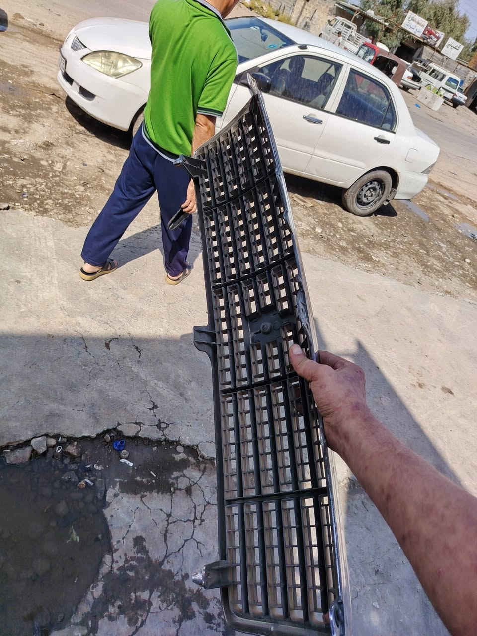 متوفر شبابيك مال حاوية تفصيخ فول نظافة متوفر بطة منفصل بطة متصل شيزر رأس الثور السعر 35 ألف مع التوصيل يوصلك للباب عنواني ديالى ***********
