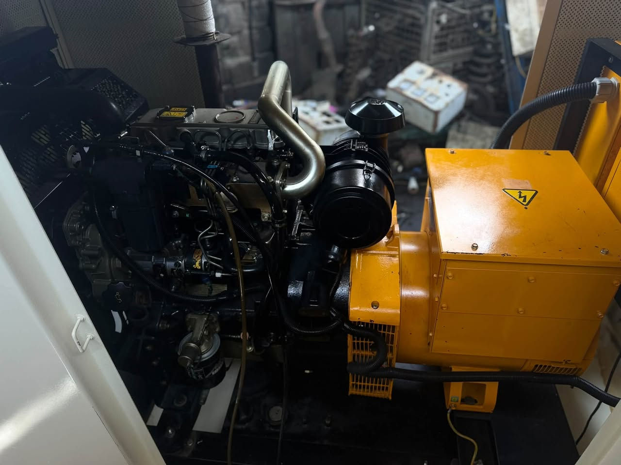بيركنز 3سلندر سوبر حجم (105)
توليد60KVA لوري سومر فرنسي اصلي 
كاتم غدار100‎%‎
التواصل والستفسار
***********
العنوان اربيل الصناعه الجنوبيه 
ابو سراج للمولدات

