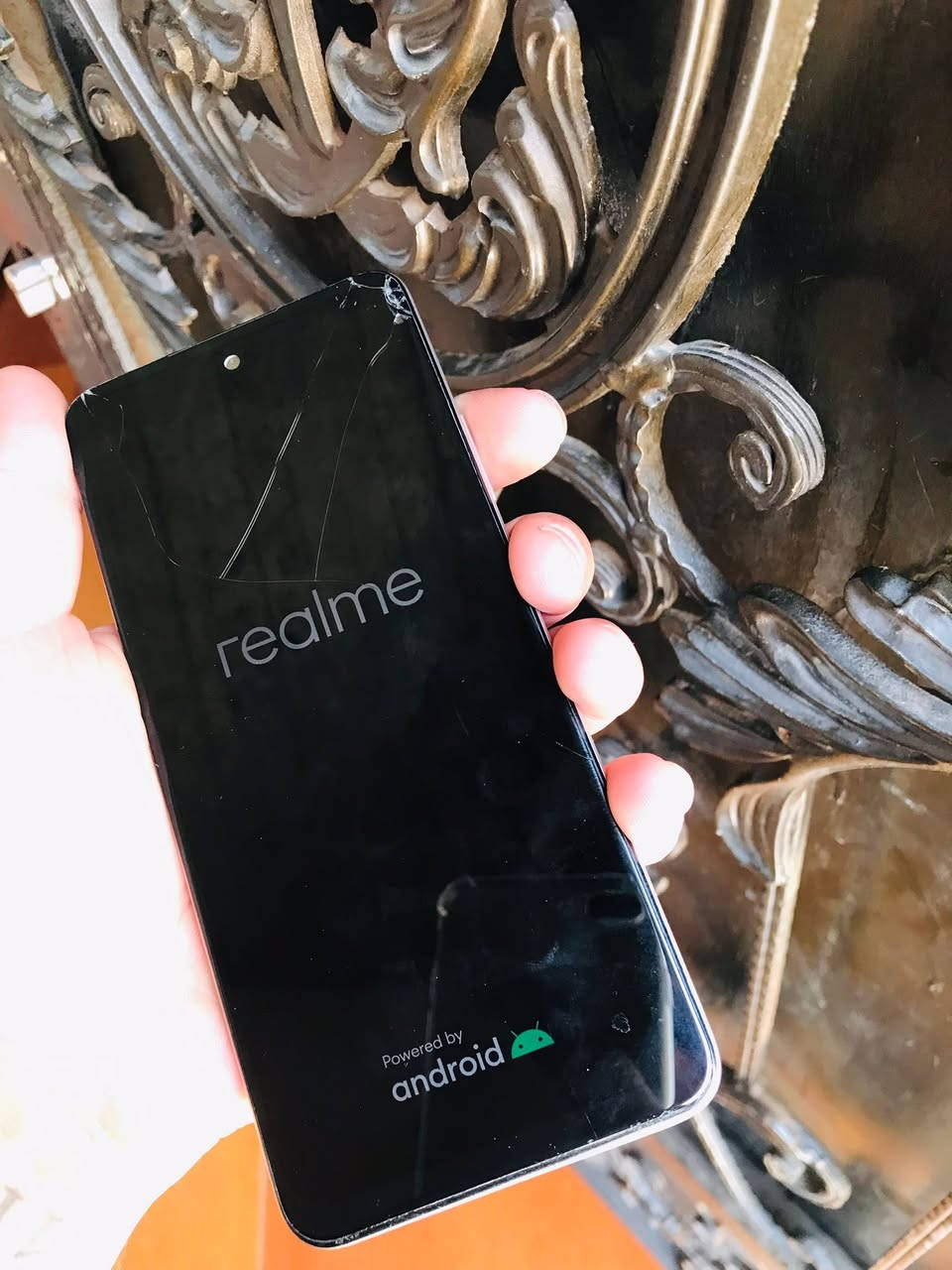 سلام عليكم رملي C55ذاكره ٢٥٦رام ١٦كا عيب مابي فقط مبدل شاشه او بيها كسر سعر ٩٥بي مجال حك جيه***********
