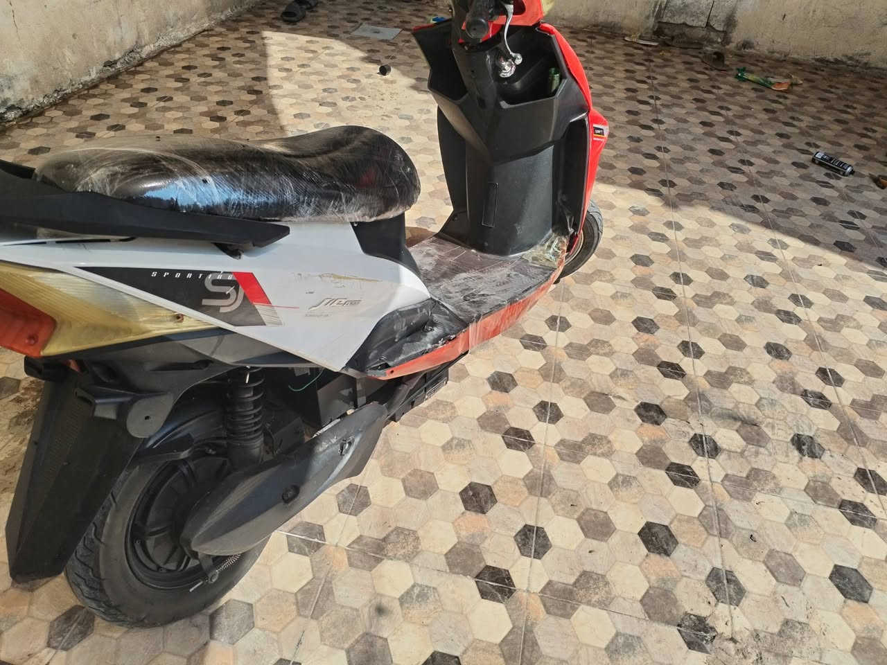 سكنس للبيع موديل 2024 خمسه باتري فول كهرباياتته كله شغاله مابي اي نقص بس الكفرات يرادله ترتيب سعر 350 رقمي وبي واتساب ***********
