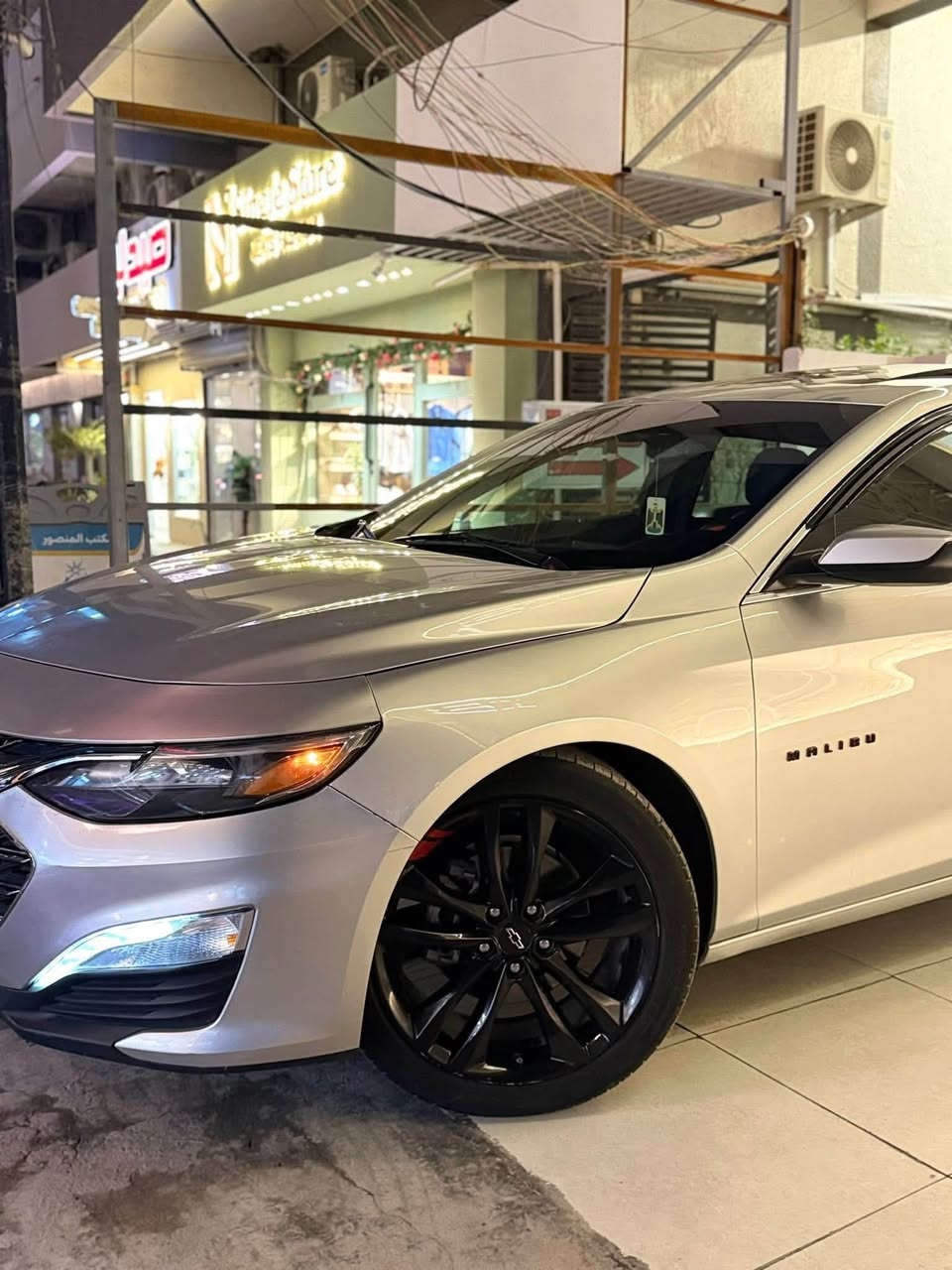 السلام عليكم شبابنة الطيبة

من رخصة الأدمن 

للبيع Chevrolet Malibu 2020 1500T BLAK  فول مواصفات العلامة السودة ماشية 91 الف km  رقم بغداد ب اسمي 

  

 1- فتحة سقف بانوراما .

2- شاشة جبيرة Car Play .

3-بصمة تشغيل + بصمة ابواب .

4-كشنات جلد بلادي .

5- كشن سايق كهرباء .

6- ويل بلادي كروم 19 .

7- تحكم ستيرين .

8- كشنات تدفئة تبريد .

9- تدفئة تبريد الستيرن .

10- نظام اوتو ستوب .

   (وموصفات الماليبو معروفة أخوان) 

السيارة حادثها جاملغ وبنيد صبغ بدون دواخل وبيها بارد بالهلال لخلفي لخلف باب الصدر وبارد بالجاملغ الخلفي جه السايق صور الحادث والسونار بالمنشور 

السيارة نصبتها احلى من الصور  المكينة والكير كفالة تبريد السيارة ثلج مبدل منظومة تبريد كاملة قبل شهر بدلته وبي ضمان سنة السيارة خير من الله ترايك وين متريد

والسيارة نقصها صدر امامي  

تفاصيل اكثر اتصل وتدلل

السعر 95$
  

مكان السيارة بغداد/حي الخضراء

هـ ***********
