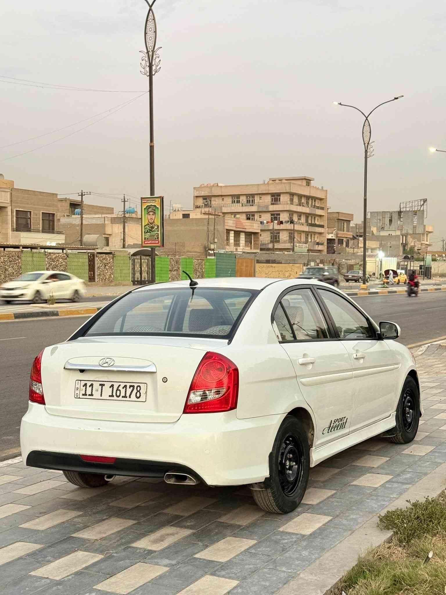 سلام عليكم 
اكسنت 2010 خليجيه 
جاملغ امامي صبغ فقط 
لغد شاصي تكمه حوض كفاله 
تبريد تخمً تاير حداديه مكفوله 
رقم بغداد الدولي الجديد بسمي 
السعر (75) وبيه مجال 
مكان بغداد 
***********
