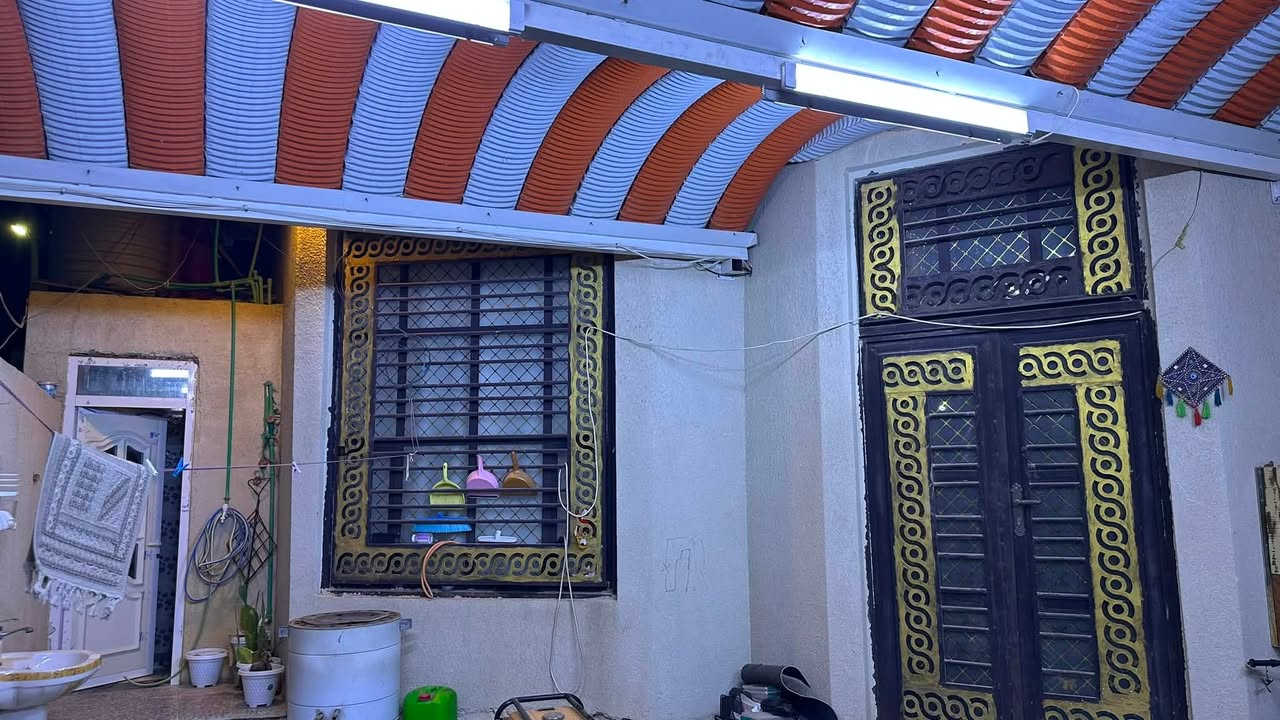 سلام عليكم بيت للبيع 200 مساحة موقع الامن الداخلي الجديد( دور الشرطة )
سنة البناء 2022 قريب ع سايدين مؤدي الى شارع مستشفى السياب قرب التانكي الثاني مقابيل شارع موسى الكاظم مع كاونتر مطبخ هدية للمشتري للاستفسار وباقي التفاصيل والتواصل ع الرقم *********** واتساب او خط
