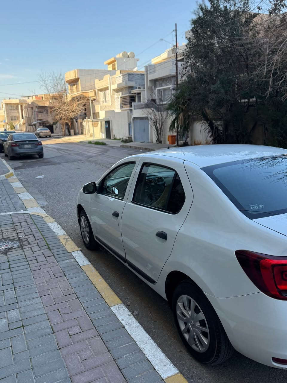 مۆدێلی ٢٠٢٠ ٨٥ هەزار رۆشتوە بێ بۆیاخە دوو پەڵە ساردی بچووکی هەیە لە سنووقەکەی لای سایەقیشی تۆزێک تەرزەی هەیە سەقفی نیەتی گێڕوو مەکینەو هەموو گیانی بەشەرت 
*********** السليمانية, العراق
