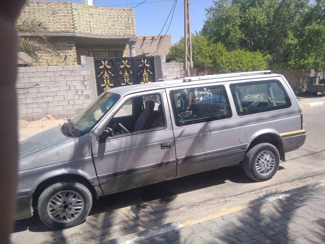 سيارة دوج كلايزر 7راكب مديل 92
رقم بغداد دوالي بسمي ***********
مكان السيارة بصرة أوبيك خير اوتدلل

