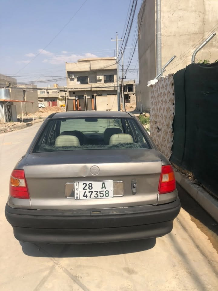 استرا صندوك مصبوغه عام موديل92مكينه كير طخم تاير جديد شرط مصبوغه عام وطخه بل بدنه رقم نجف شرعيها بل موصل شرط التحويل السعر 26ورقه ***********
