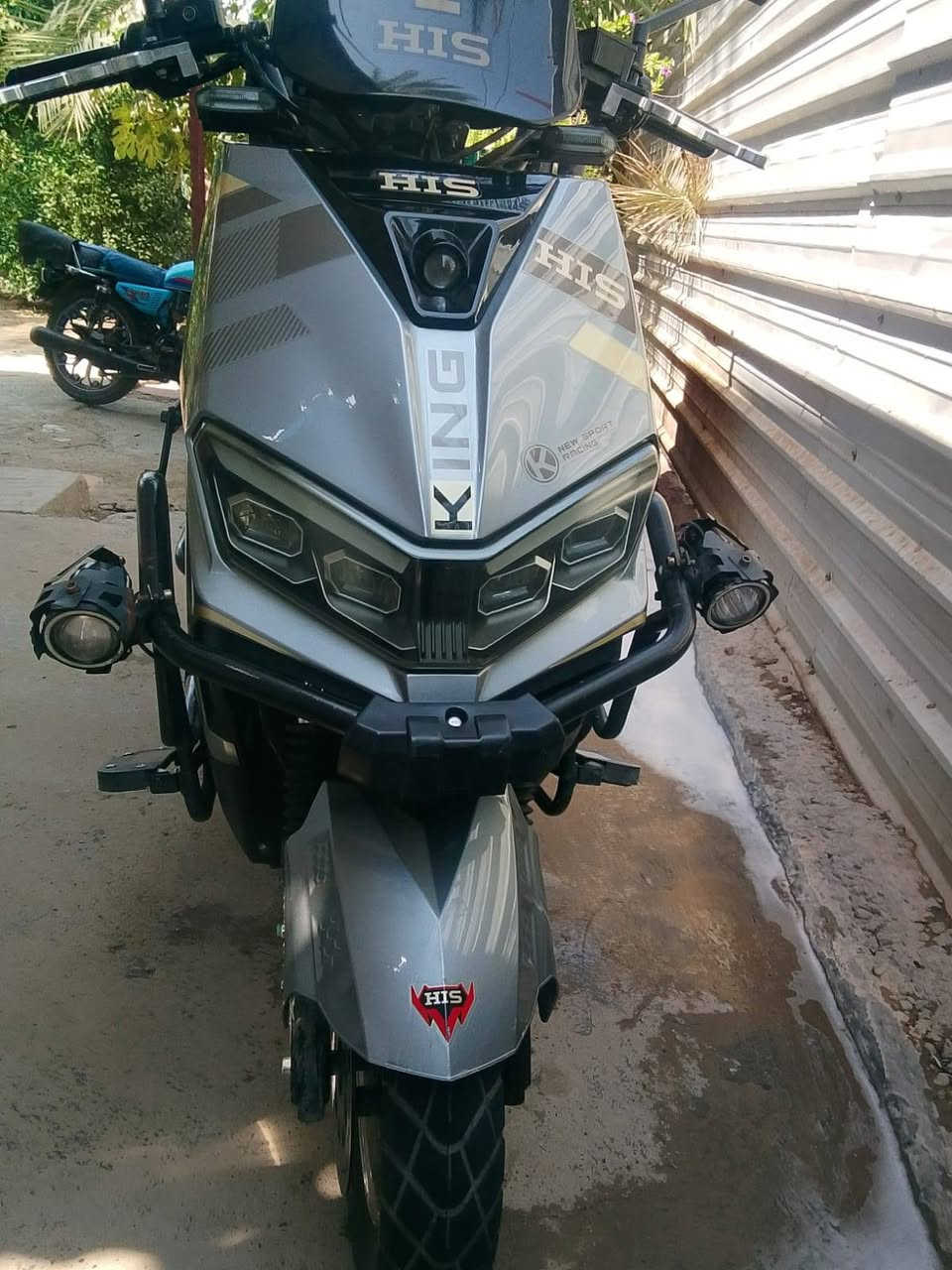السلام عليكم
درجه شحن موديل 25
ملف 3000
بطارية 6 مسطرة
درجه نفس بل صوره
لسعر 800 وبيه مجال
رقم/***********
مكان طارميه
