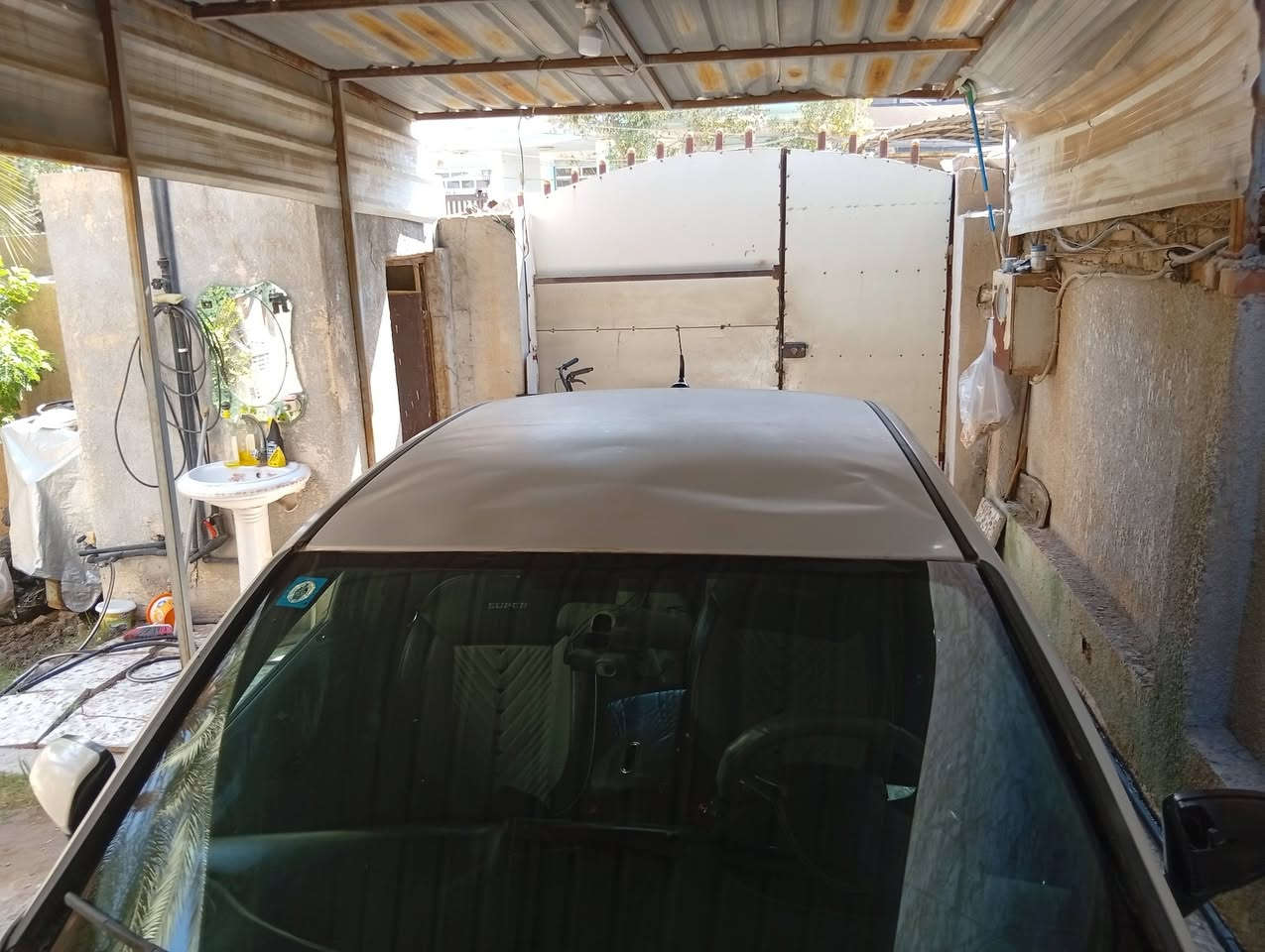 السلام عليكم للبيع افنجر ٢٠١١ابيض بغداد انكليزي باسمي بدون صبغ بلاديه بيها طخات مثل ما موضح بالصور مكينه تخربط وتنقص تبريد شغال وبيها البنيد طاير على كصه القمار من الامام مكينه ٢.٤ السعر ٤٠ مجال بسيط حك الجيه بدون مراوس مكان حله ***********

