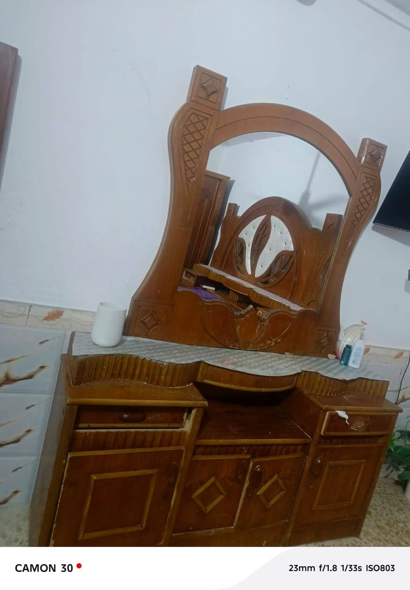 غرفه نضيفه تسكام قوي عوزهه صبغ سعر ٤٥٠ وبي مجال قليل
*********** واتساب
