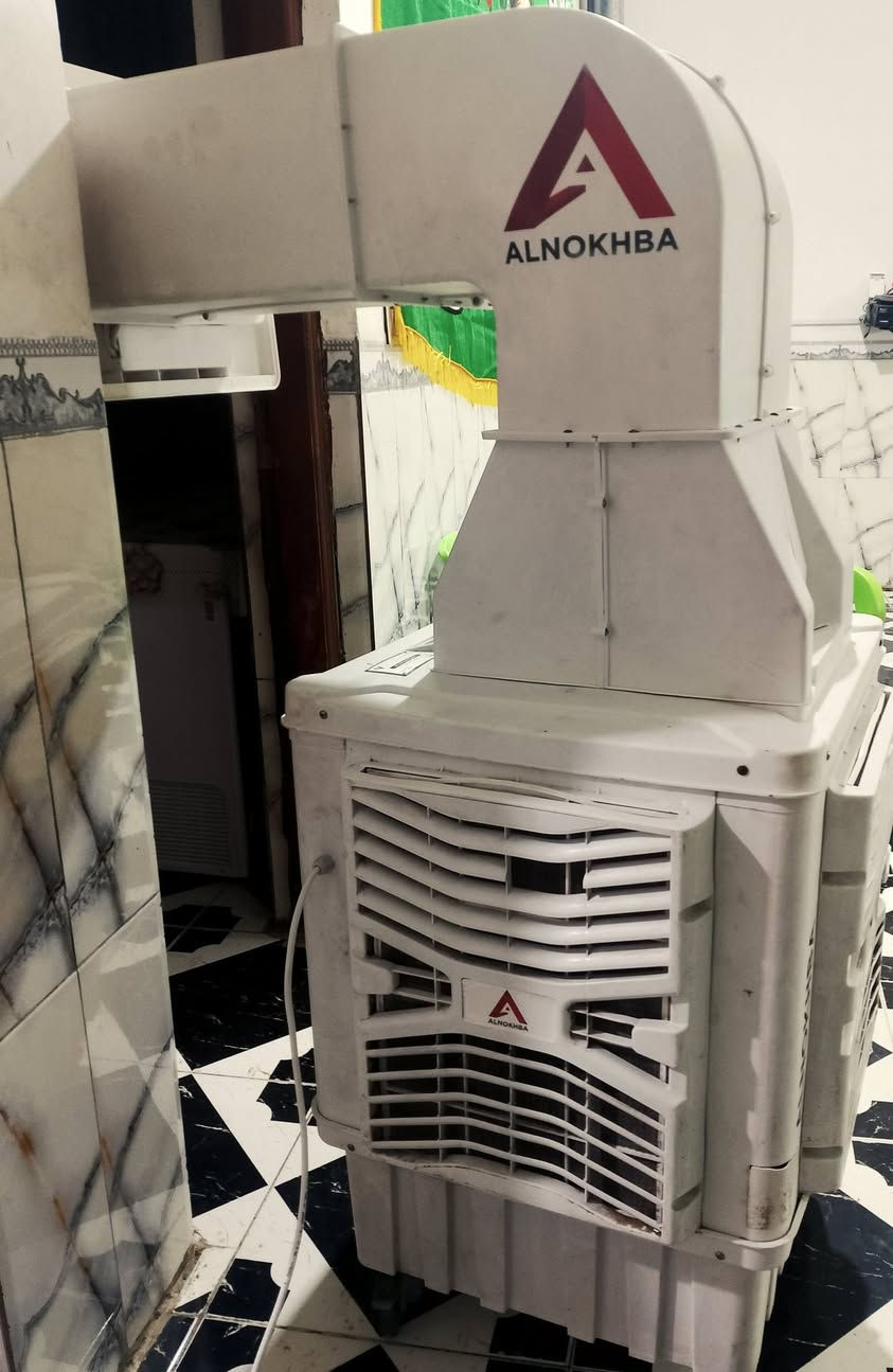 مبردة هواء نوع ALNOKHBA بحالة جيدة، تبريدها قوي ومناسبة للبيت أو المحل 🌬️❄️

✅ تبريد ممتاز
✅ حجم مناسب
✅ متحركة على عجلات
✅ ماطور نحاس
✅ نظيفة وحالتها واضحة بالصور

💰 السعر: [السعر 175 ] 
📍 المكان: [كوت زين القوس شارع سيد يعقوب]
📞 للتواصل: [***********] يوجد واتساب 

البيع للجاد فقط، واللي مهتم يتواصل خاص.

