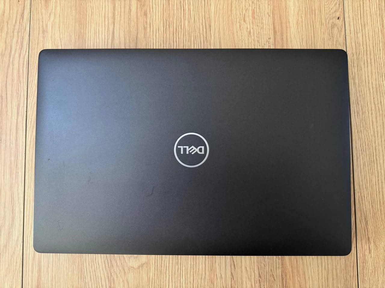 لابتوب للبيع توصيل موجود
DELL PRECISION 3540 ورك ستيشن فول مواصفات نضافة  للبرامج الهندسية والتصميم والالعاب 100% 
 المعالج كور اي سفن جيل ثامن 
رام 8 ddr4قابل للتطوير الى 32 كيكا 
هارد ssd nvme m.2 سريع جدا 256كيكا 
كارت شاشة خارجي AMD RADION PRO WX2100(2كيكا)
كارت داخلي انتل 4 كيكا
شاشة حجمها 15.6 ips فول اجدي الوانها واضحة كلش ونقية
نضافة ١٠٠ بالمية كلش معتني بيها واللابتوب كلشي تشغل ومنصب عليها اوتوكاد وفوتوشوب 
ملحقاتها  شاحنتها الاصليه موجوده 130w وجنطة
عنواني بغداد  وتوصيل موجود للمحافظات اكدر ارسلها بشركة توصيل 
السعر  450 الف
*********** واتساب

نص مكتوب في الصور:
- DirectX Diagnostic Tool System Display 1 Display 2 Sound Input This tool reports detailed information about the DirectX components and drivers installed on your system. If you know what area is causing the problem, click the appropriate tab above. Otherwise, you can use the "Next Page" visit each page in sequence. System Information Current Date/Time: Monday, May 25, 2026, 1:14:29 PM Computer Name: DESKTOP-AQKP67T Operating System: Windows 11 Pro 64-bit (10.0, Build 26200) Language: English (Regional Setting: English) System Manufacturer: Dell Inc. System Model: Precision 3540 BIOS: 1.6.5 Processor: Intel(R) Core(TM) i7-8665U CPU @ 1.90GHz (8 CPUs), ~2.1GHz Memory: 8192MB RAM Page file: 3346MB used, 6576MB available DirectX Version: DirectX 12 Check for WHQL digital signatures DxDiag 10.00.26100.8328 64-bit Unicode Copyright © Microsoft. Help Next Page Save All Information
- DirectX Diagnostic Tool System Display 1 Display 2 Sound Input Device Drivers Name: Intel(R) UHD Graphics 620 Main Driver: igdumc Manufacturer: Intel Corporation Version: 31.0.10 Chip Type: Intel(R) UHD Graphics Family Date: 11/13/2 DAC Type: Internal WHQL Logo'd: Yes Device Type: Full Display Device DirectX3D DDI: 12 Approx. Total Memory: 4129 MB Feature Levels: 12_1,1 Display Memory: 128 MB Driver Model: WDDM Shared Memory: 4001 MB DirectX Features DirectDraw Acceleration: Enabled Direct3D Acceleration: Enabled AGP Texture Acceleration: Enabled DirectX 12 Ultimate: Disabled Notes No problems found. Help Next Page Sa