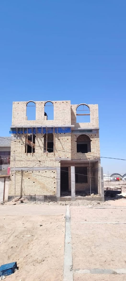 عندي خلفات بناء ثنين نشتغل ع دبل او قطعي شغل نضيف واستلام مهندس ***********

