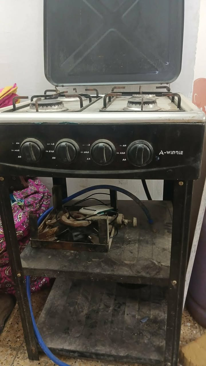 ***********
شراي يراسلني واتساب
كاونتر قطعتين ب 75
ثلاجه جديده
طباخ ب 25
عنوان بغداد الحرية
