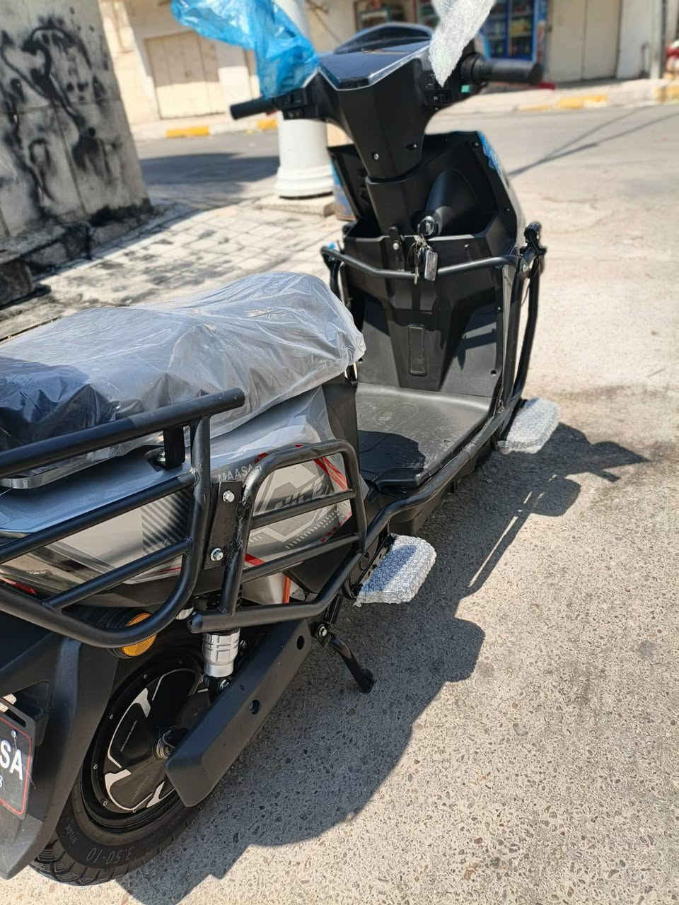 السلام عليكم 
عندي موطور شحن للبيع 
شركة الماسة شبح 
موديل 26 
استلام جمعية 
مستخدة شي قليل حيل تجي وتشوف بعينك مستخدم اسبوعين فقط
ملف 3500 واط  
فول مواصفات لايت زنون عالي وناصي واربع سرع سرعته 99حقيقي ومثبت سرعة واشاير يمنة ويسرة 
الموطور بالايلون بعدة جديد تجي وتشوف بعينك 6بطاريات طك كارتون وتفحص وين متريد 
 مكاني داخل الرمادي 
السعر 675 وبي مجال 
للستفسار ***********
اتصال
