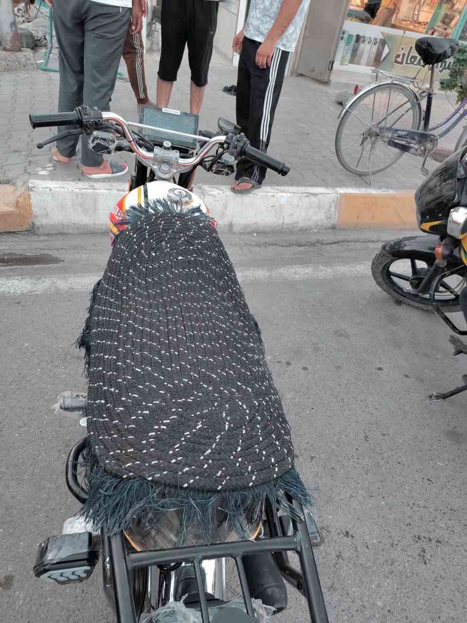 سلام عليكم دراجه سيفانه ضاغطه وزنجيل 25دراجه حلوه و نضيفه شاشه شغاله مكاني ديالى كنعان رقمي ***********
