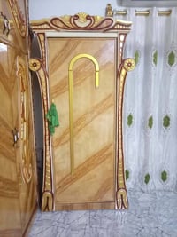 غرفه اخشاب • استعمال قليل • نضافة