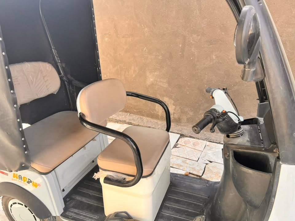السلام عليكم
للبيع نظيفة جدا استخدام قليل 

الهوير الكبير قرب الجامع 

‭***********‬
