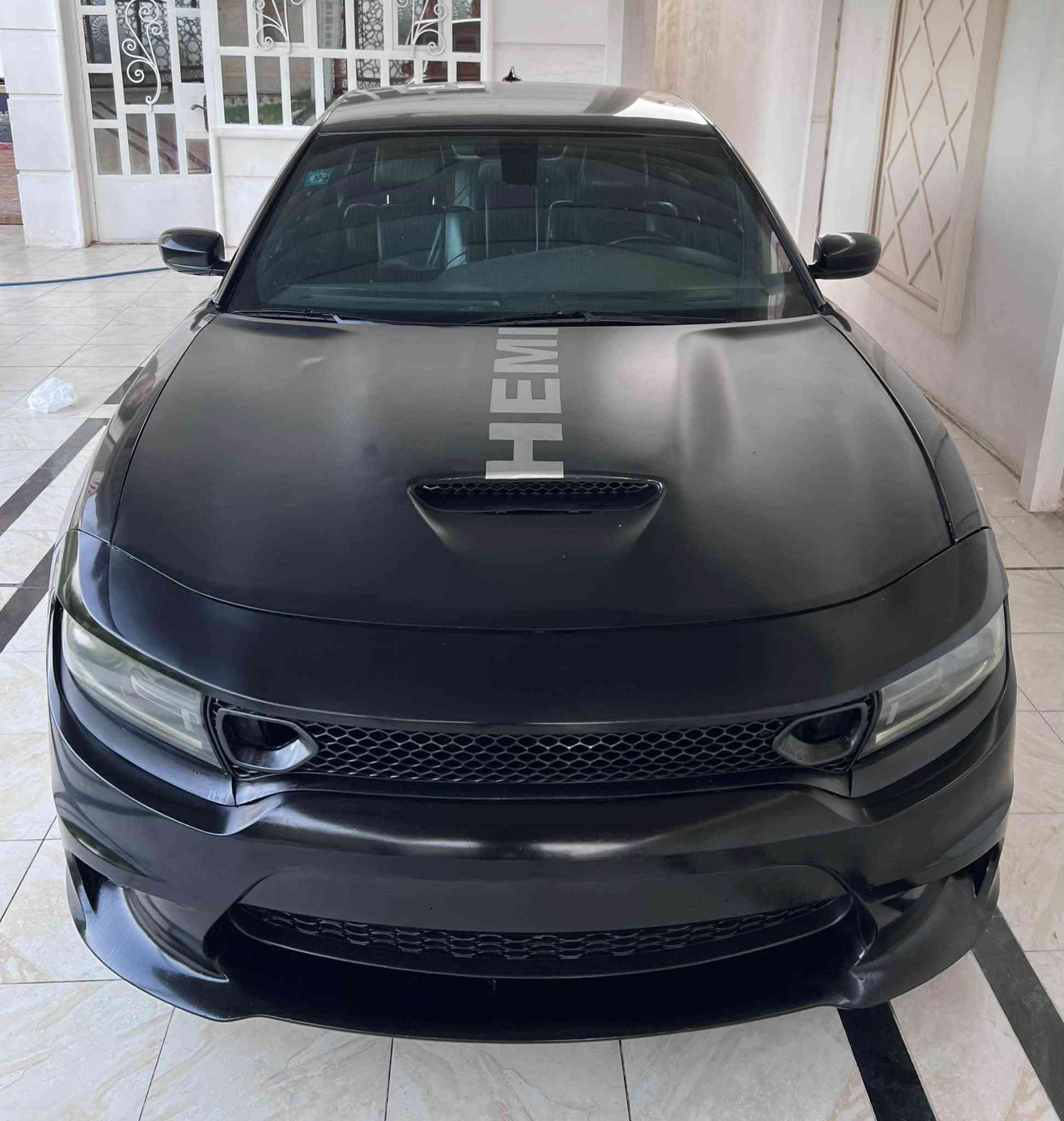 دودج جارجر • V8 ٥٧٠٠ • رقم بغداد