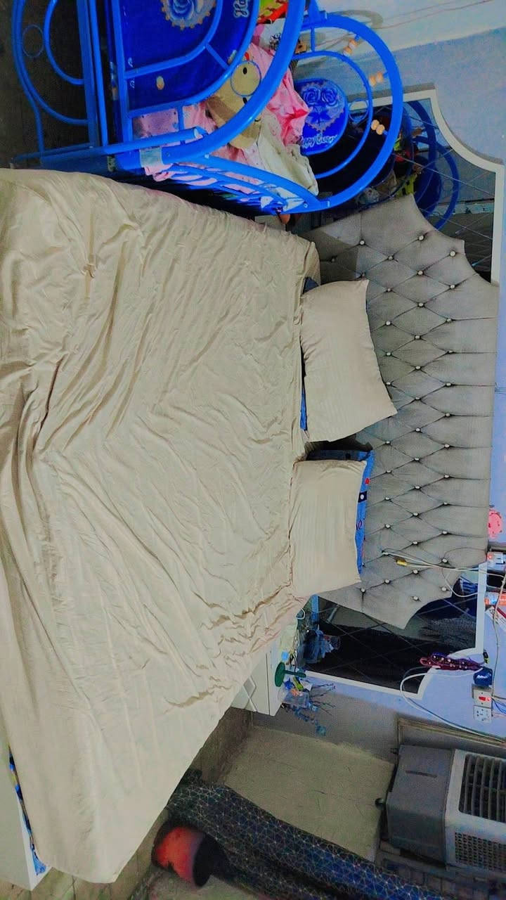 غرفه تركيه باب اول خشب ثقيل 📍
سعر 500 وبي مجال
مكانه الحرية الثانية
***********
