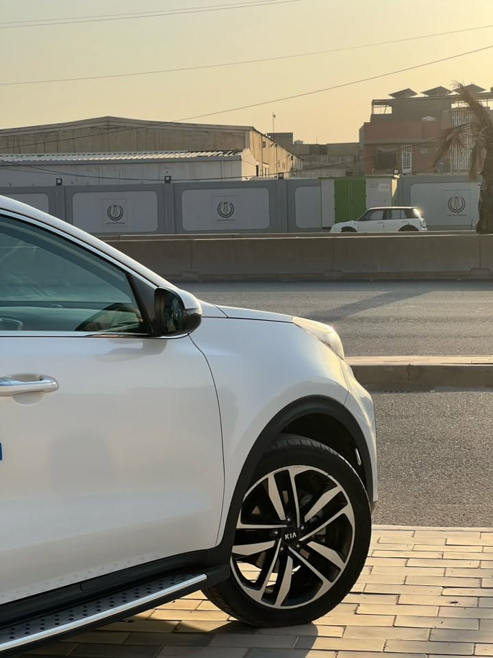 السلام عليكم ورحمة الله وبركاته

كيا سبورتاج 2021 خليجي 
عداد المسافة اقل من 45 الف كم 
السيارة نظيفة وبحالة الوكالة 

مواصفات السيارة : 
اشاير بالمري 
مرايات شفط 
شاشه 
كامره خلفيه دواره 
حساسات خلفيه 
درايف مود ٣ وضعيات (نورمال - ايكو - سبورت) 
ويل حجم ١٩ 
لايت اوتو

ملحقات السيارة كاملة سبير مانازل 
سويج عدد اثنين 
السونار موضح بالصور 
رقم السيارة انكليزي جديد شبه مميز (بابل)🚨

هزة وسنوية كاملة وجاهزة تحويل مباشر 
السعر 200 ورقة وبيها مجال
عنوان بابل /الحله 
الاتصال والاستفسار : ***********
