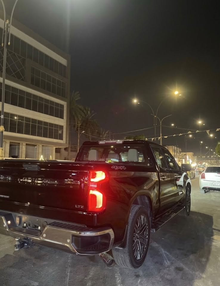 سلام عليكم
سلفادور 2020 
للبيع خليجيه 
كفالة عامة 
السيارة فول 
LTZ
رقم مميز بغداد 

مكينة 
5.3 
V8
السيارة ماشية 135الف 

السيارة وكالة المنصور 
السيارة نضيفة 
عليها ويل 22 
تخم تاير جديد 
رقم الهاتف 
*********** 
مكان بغداد

نص مكتوب في الصور:
- رقم مميز