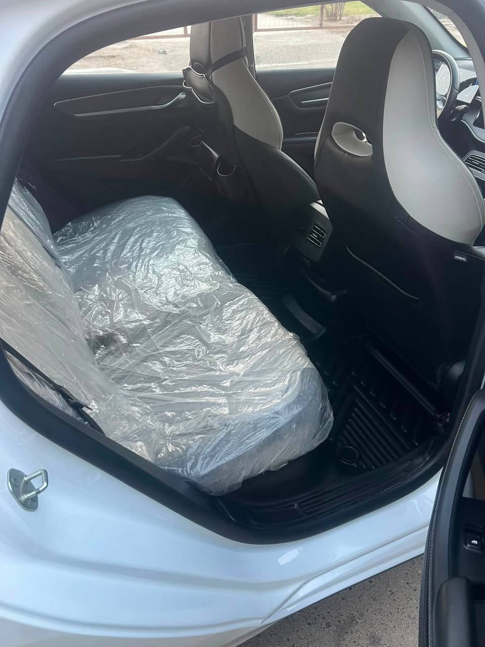 السلام عليكم BYD موديل2025ماشيا20
السعر 19.200يعني 19 مليون و200 الف  مكفول من الطخه والبارد والتكحيل مكاني بغداد الدوره هـ***********
