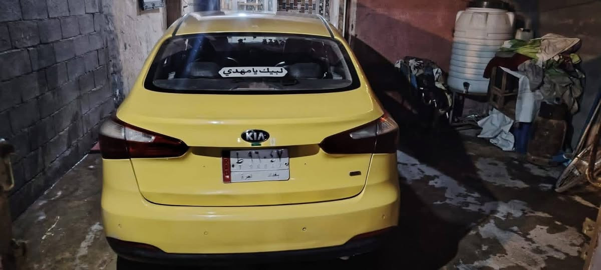 سلام عليكم
سيراتو 13  فول  خليجي
شاشه كار بلي
بصمة 
تحكم ستيرن 
تبريد قطعه 
مكينه GDi١٦٠٠

سيارة بسمي  
بيها جاملغ المامي بارد وبارد كد شبر 
 سياره حلوه وجاهزه 
السعر 100 وبيها مجال بسيط العنوان  بغداد /الشعب 
***********
