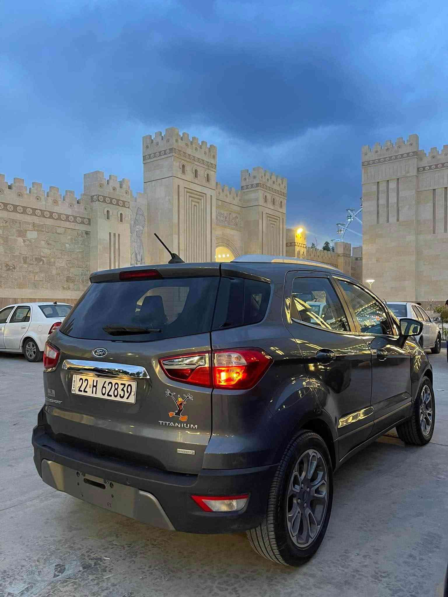 السلام عليكم 
FORD ECO SPORT 2019 فول مواصفات أعلى فئة TITANIUM 
للبيع او مراوس حسب القناعة 
المواصفات :- 
 1- فتحة سقف 
 2- لايتات ليد 
 3- كشنات جلد 
 4- تدفئة كشنات 
 5- تدفئة استيرين 
 6- رادار جانبي 
 7- كامره خلفية 
 8- شاشة كبيرة ( CAR PLAY ) 
 9- بصمة ودخول ذكي 
 10- تحكم ستيرين جهتين 
صور الحادث مرفقة ماشية 125.000 
السعر 90 $ 
للأتصال 
 *********** بغداد, العراق
