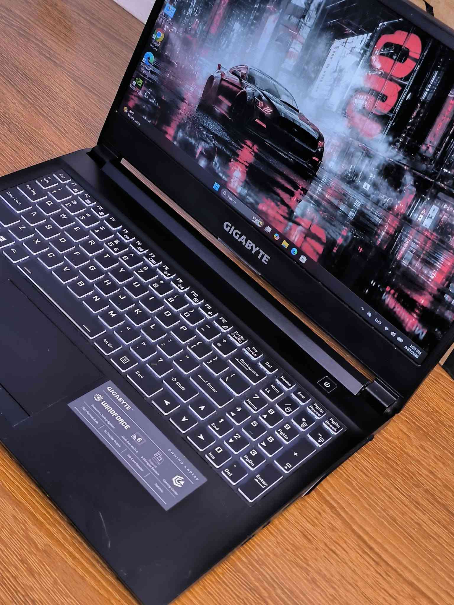 القوية والجميلة من GIGABYTE بكرت شاشة 3060 

GIGABYTE G5 
GPU : NVIDIA GEFORCE RTX 3060 ( 6 GB ) 
CPU : CORE I5 - 10 H 
RAM 16 GB
STORAGE 512 SSD NVMe
Screen 15.6 FHD 144Hz
الجهاز نضافة 97% كامل مع الكارتونة والشاحنة الاصلية 
البطارية 88.98%
كيبورد ضوئي RGB ملون 

مكاني بغداد 
‏‪***********‬‏
