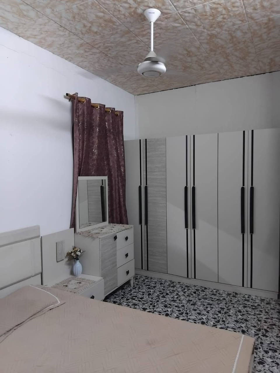 للبيع بيت 🏡 طابو صرف فى #الاساتذه قرب شهداء البياع مساحته #٥٠م ركن واجهه خمسه يحتوي على #غرفتين_نوم وصاله ومطبخ وخدمات بناء سنة ٢٠١٥ عرض #الشارع٢٠م للإستفسار اتصال على #الواتساب على الرقم 
***********
#الجميع
