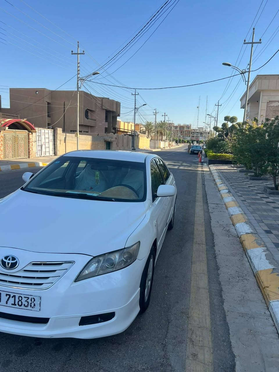 السلام عليكم 
كامري 2007  GL للبيع
وارد خليجي ماشية 187 
رقم بغداد أنكليزي بأسمي 
شاشة أندرويد حساسات خلفيه 
جرص إنذار 120 داخل صاج 
قطعتين تبريد 
السياره بيها قطع صبغ أبيع حزام بدون دواخل كفاله لغود وشواصي وتكم وقماره 
السعر94 وبيها مجال 
الرقم ***********
