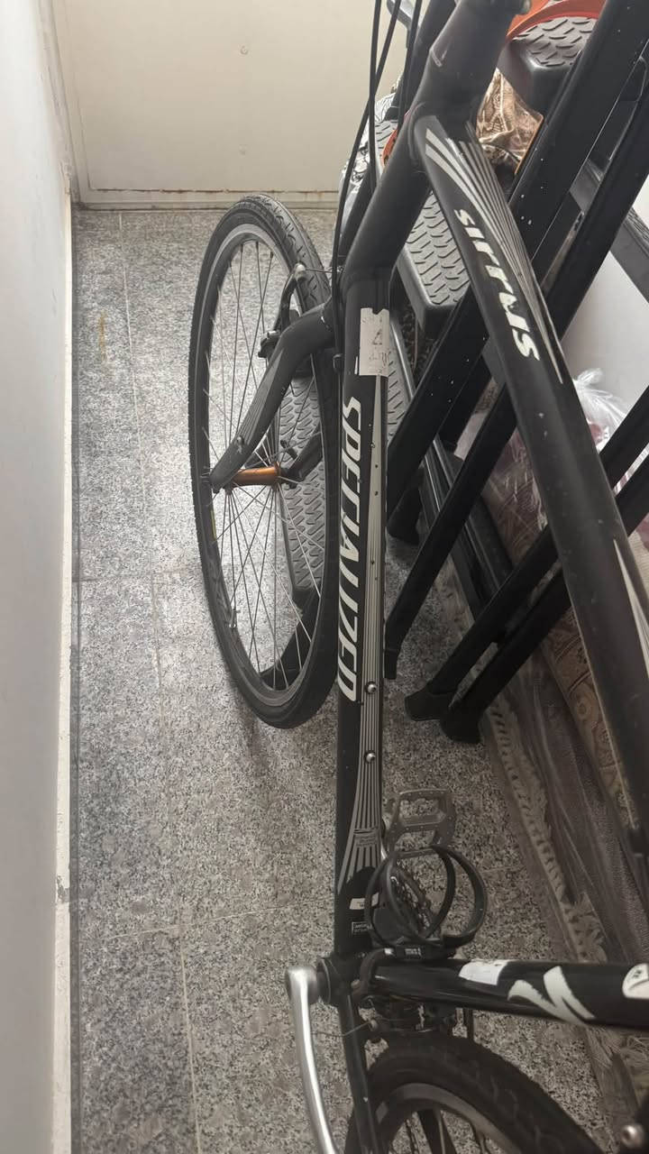 ..XL لاصحاب القامات الطويله …
السلام عليكم ورحمه الله وبركاته …

للبيع SPECIALIZED كلها مختمه سبشل زد 🇺🇸 ماركه غنيه عن التعريف 

قياس الفريم XL ارتفاع الفريم 61

دراجه حلوه ونظيفه ما ناقصها شي

عليها تايرات وجوابه KENDA جديدات قبل اسبوع شديتهن 

وياله AXlS 

سستم شيمانو 3 امامي 8خلفي 

السعر 275 

العنوان بغداد الزعفرانيه 

للاتصال ***********

وشكراً
