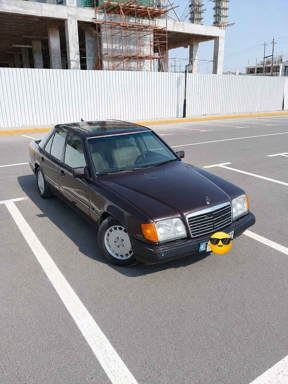 ب 33 ورقة بيها منظومه غاز
تشتغل غاز وبانزين 
مارسدس دب موديل 1987
بيها كير ومكينة بطة 3000
مكينة وكير جدد بلجيس 
شلعة ومعدل تشك الكاع
ترايك للبصرة 
تخم تاير جديد 
صدر امامي خلفي 80بلمية
كهربائيات كلها شغالة 
تبريد عوزة بس راديتر
منظومة التبريد كلها موجودة
غرفة السيارة جديدة 
قواعد دبلات وحدة مصلحة
شواصي مكفولات 
مصبوغة عام للجمالية
رقم بغداد تحويل مباشر 
ثاني يوم بأسمك
غرامات مصفرة 
السعر : 33 ورقة 
العنوان: بغداد الشعب
الرقم : ***********
اخوان رحمة لوالديكم اقرة المنشور عدل يلا تخابر كل تفاصيلها مذكورة بلمنشور

