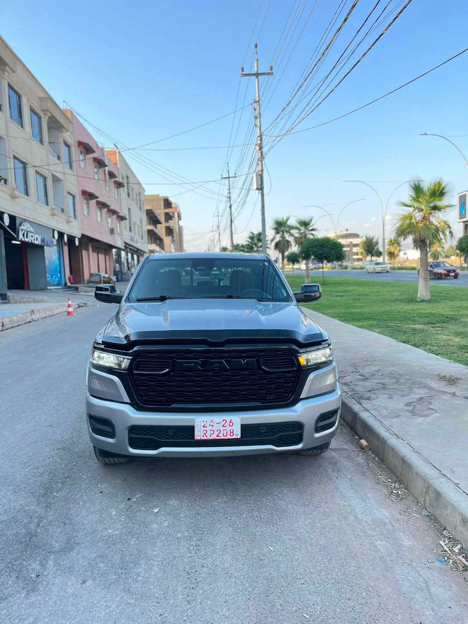 دوج رام 2025 سعر247ومجال🤯
محرك V6 ايتورك
ماشيه 18mi 
4X4دبل اكسل
مواصفات: شاشه وسط حساسات امامي وخلفي رادار شغال تحكمات ستيرن
حادث السياره : جاملغ امامي +جاملغ خلفي صبغ +نص باب صبغ بدون دواخل وشاصي بجم كبس ايرباك ستيرن ودشبول سيستم شركه 
سياره بدون رقم تترقم شمالي شرط الرقم 
سعر : 247ومجال
***********
