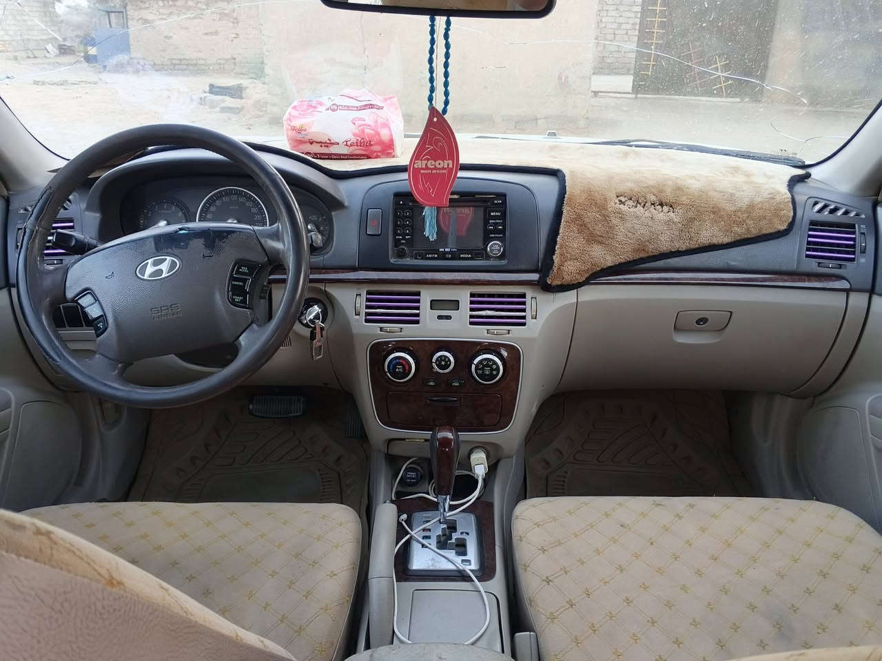 السلام عليكم سوناتا موديل 2007 خليجي مصبوغه صبغ عام جانت تكسي وحولتها ابيض خصوصي رقم نجف كير ومحرك مكفول حداديه 100/80 المكان الديوانيه للأستفسار اتصل على احد الأرقام *********** / ***********
