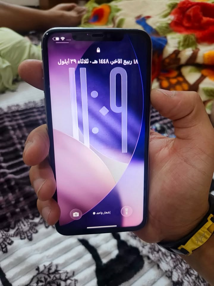 ايفون ١١ برو ماكس للبيع جهاز بطارية خدمة والكامرة بيهة رجة بل اكس 2خفيفة كلش جهاز حلو ونضيف للستفسار ***********
