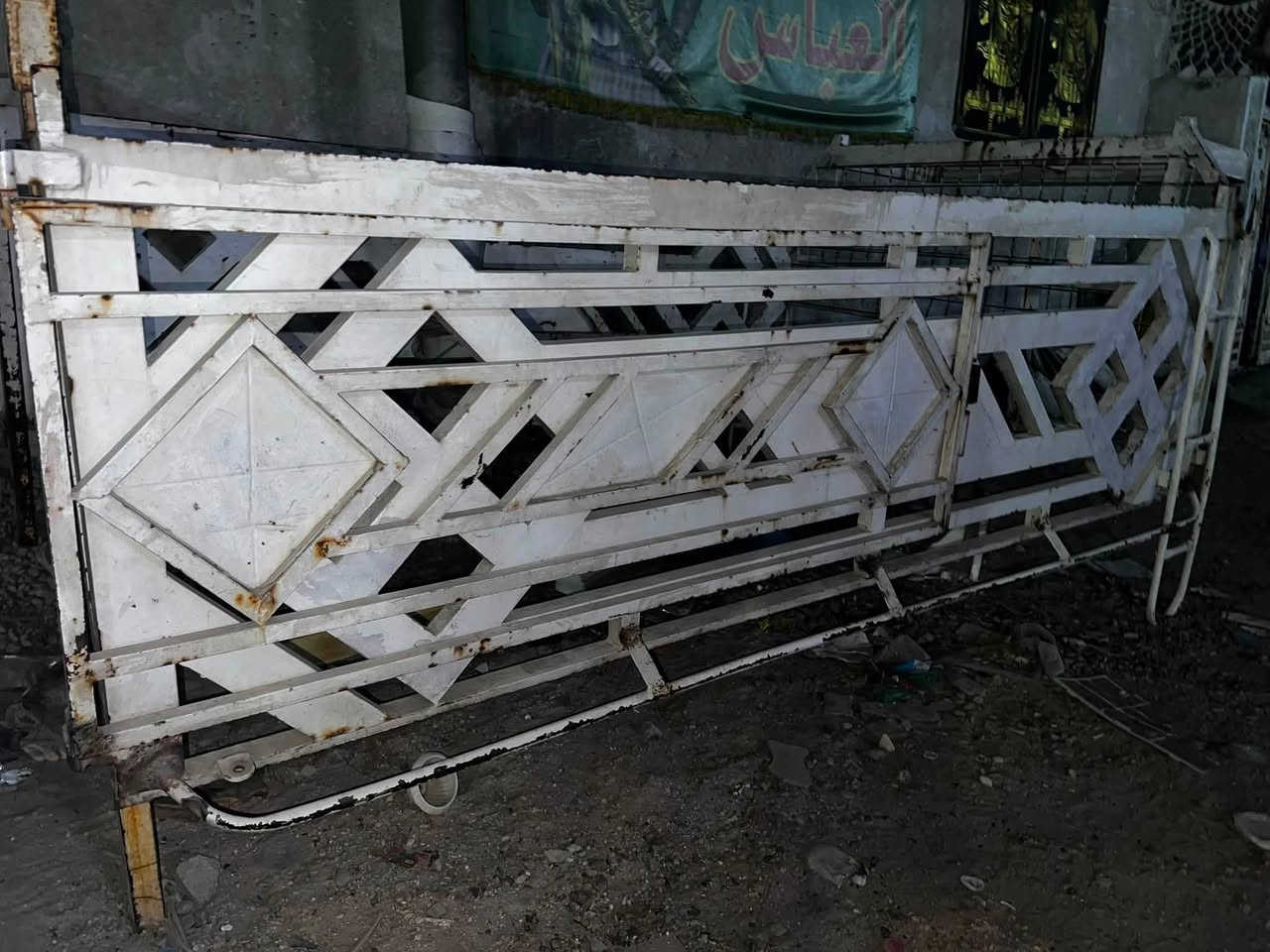 سلام عليكم محجر ثنيه للبيع مابي اي ضرر جيب وشد مكاني بغداد ***********
