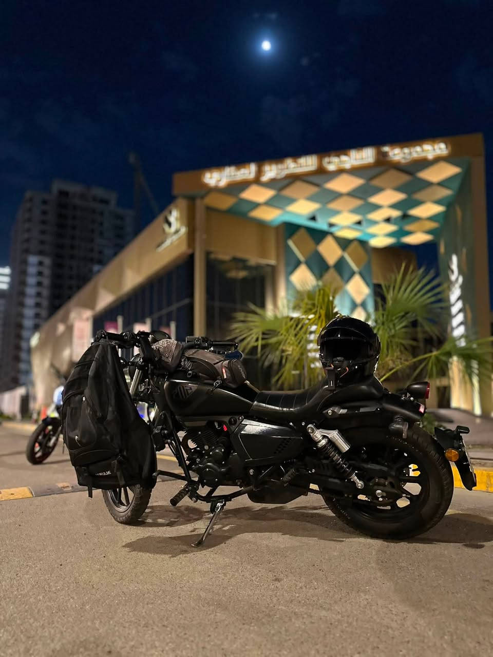 الغاليه للبيع 🖤
كي لايت محرك 202 cc
مرقم بصره 💸
ماشيه7100كيلو بعده جديده
برغي ممفتوح بيه 
دهن يخبل امزويل كل 2000 ابدله 🫣
شادله مري اصليه وشادله جنطه 
الدراجه نكره سلف وبيه هندر وغراضه موجوده بره وبالشركه 
دراجه نضيفه على ايدي ماطلع بيه هواي 
صارله سنه وشويه عندي معتني بيه وبعمره موكفتني الله يعمره  
رقمه بصره والسنويه بأسم الشركه نروح للشركه ونتكاتب 
مكاني السيديه حي الاعلام خلف مدينه العاب الكرخ 
رايده ب3250 وبيه مجال قليل 
***********
رجاءاً المو شراي لو اليكسر بيه لا يدخل بدون مخاجل
ما متواجد عل ماسنجر فقط واتساب ورصيد
