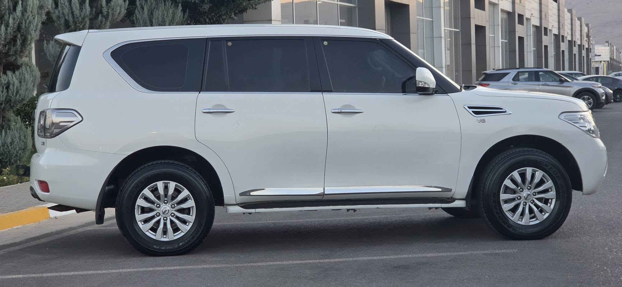 نيسان باترول ٢٠١٢ ١قطعة نوص صبوغ بدون دواخل ماشية ٢٠٦ ك محرك مفتوح بس شرط فحص 
العنوان السليمانية معرض باران 
***********
*********** السليمانية, العراق
