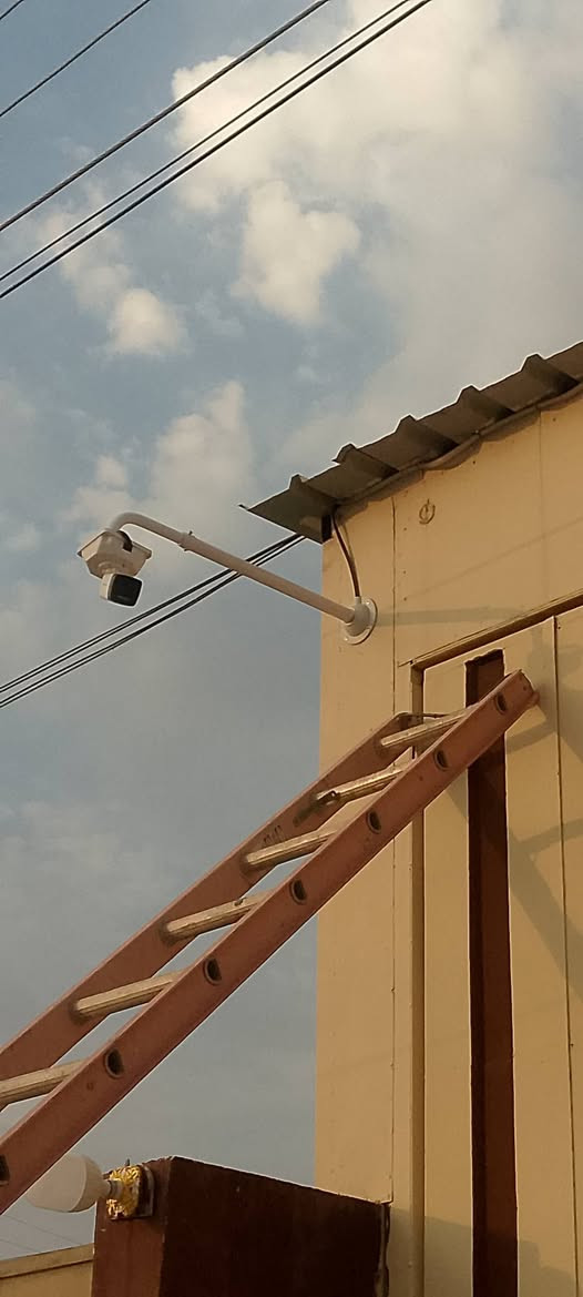 تم بحمد الله تنصيب منظومة كاميرات مراقبة - الشرقاط  الصبخه اسواق حكيم - من شركة Hikvision 
✅ عدد 8 كاميرات بدقة عالية لتوفير حماية ومراقبة على مدار الساعة.

نقدم خدمات:
• تنصيب وبرمجة كاميرات المراقبة
• صيانة وتوسعة المنظومات
• تركيب أجهزة التسجيل وربطها بالموبايل للمشاهدة من أي مكان
للاستفسار والحجز:
📞 ***********
نقدم لكم أفضل الحلول الأمنية بأعلى جودة وأسعار مناسبة.
