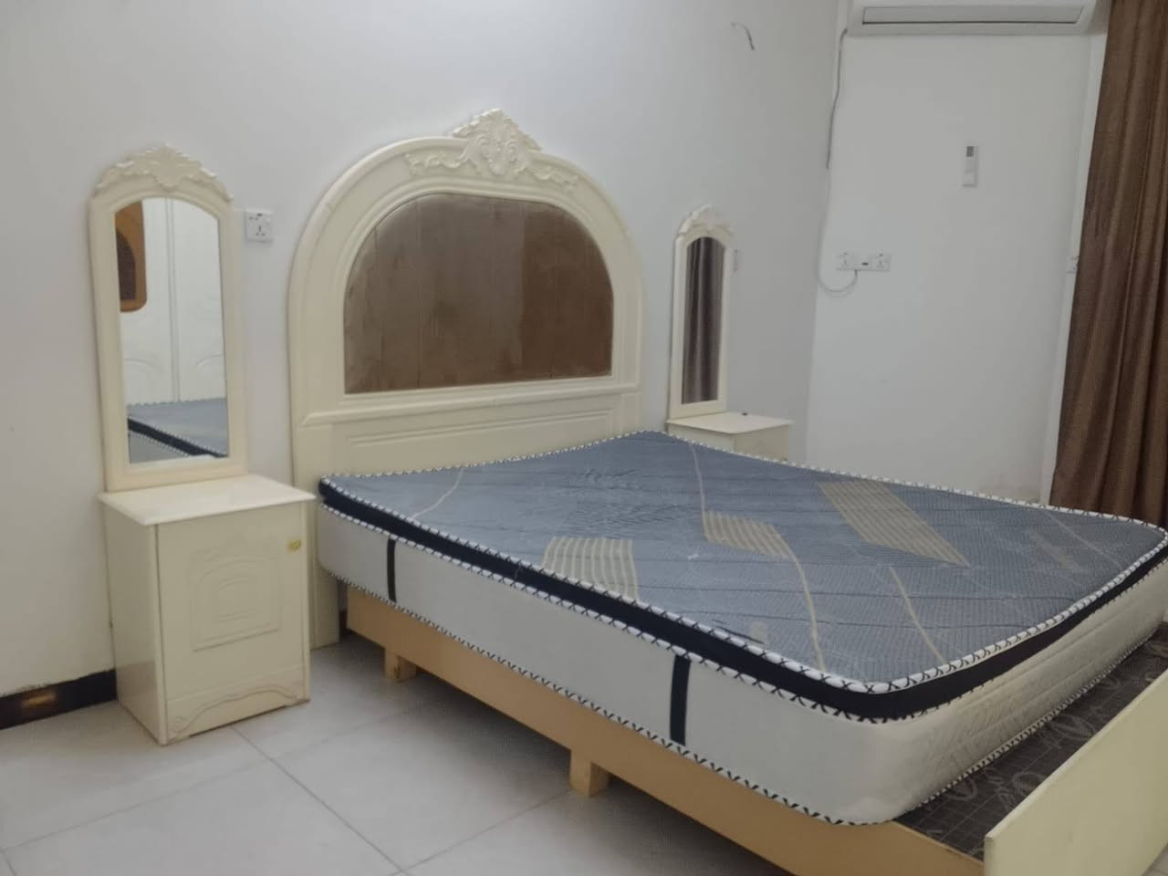 غرفه اخشاب • للبيع • الشعلة قطاع الاول