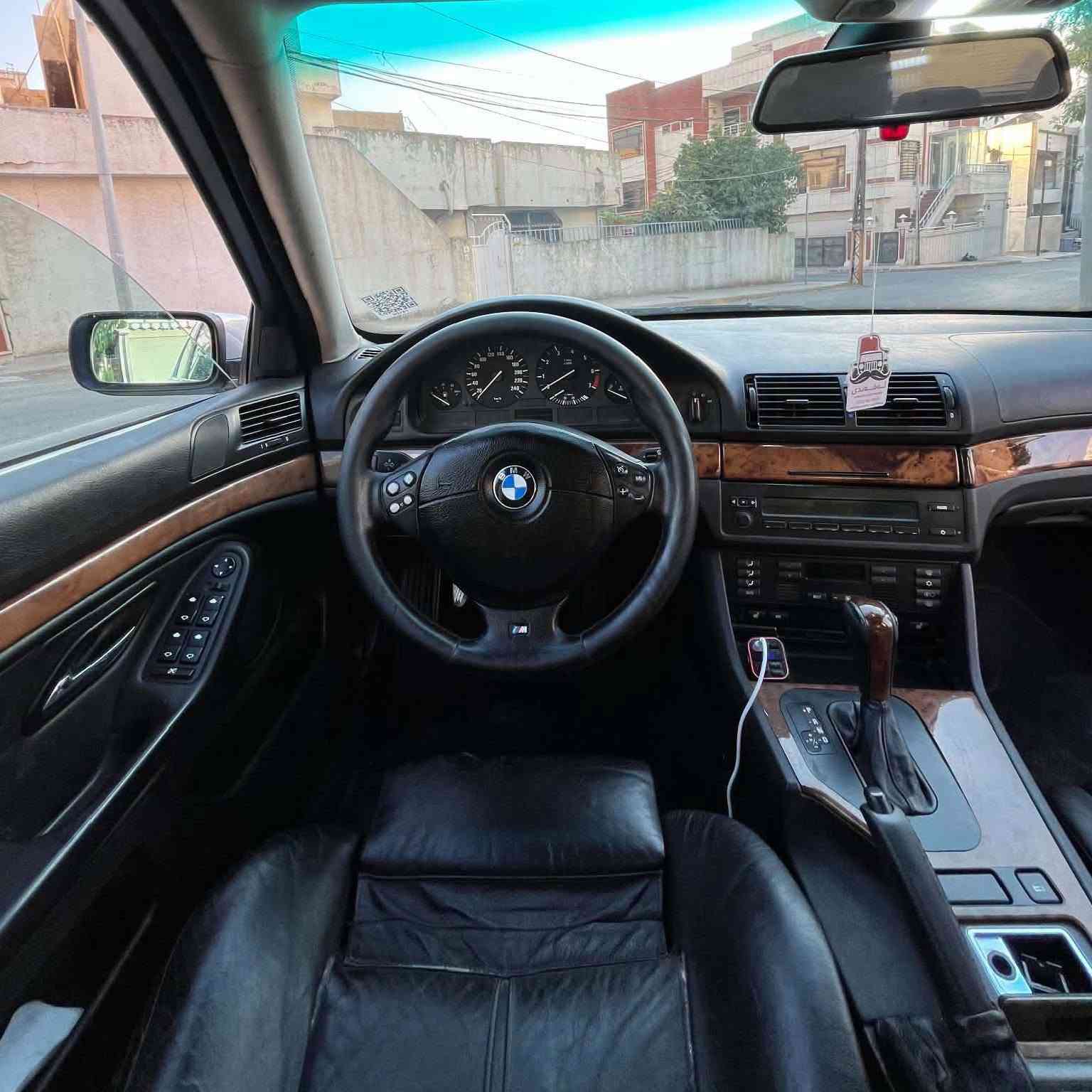 بی ئێم دبلیو 2000 سەقەر e39 
مەکینەی ٥۲۸ ی دەبڵ دیجیتاڵ 
مواسەفاتی کوشن جڵد و
 سیاحی و هیتەر 
سوکان ئێم و ڤۆلیۆم و
 تەحدید سرعە
ناو فۆرمیکا
لایتی ئەڵقە و عەدەسە

سعر لە کۆمێنت داوابکە ڕاستەخۆ بۆت دیت 📩 

تەبرید سارد و گەرمی لەسەر سویچ
بۆیخێ سەخف و حیزام بە شەرت
شوێن پیرەمەگروون

ژمارەی خاوەنی 
***********
واتسئەپی لەسەرە
