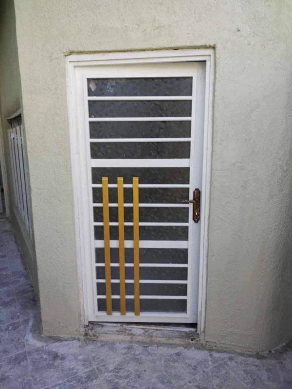 🏡✨ للبيع دار مرتب بموقع مميز في الكوت الح حكيم ✨🏡

فرصة مناسبة لمن يبحث عن بيت بناء حديث، مرتب وجاهز للسكن وبسعر مناسب 👌

📍 الموقع: الكوت – حي الحكيم نزلت كاله قرب الكورنيش 
📐 المساحة: 100 م²

🏠 يتكون المنزل من:
🛏️ غرفه
🛋️ صالة
🍳 مطبخ
✨ غرفة استقبال
🚿 صحيات عدد 2
▪️ طابق  

🧱 بناء حديث ومرتب
📜 السند: 25

💰 السعر المطلوب: 30 مليون دينار عراقي وقابل للتفاوض 
📞 للاستفسار والتواصل
***********
