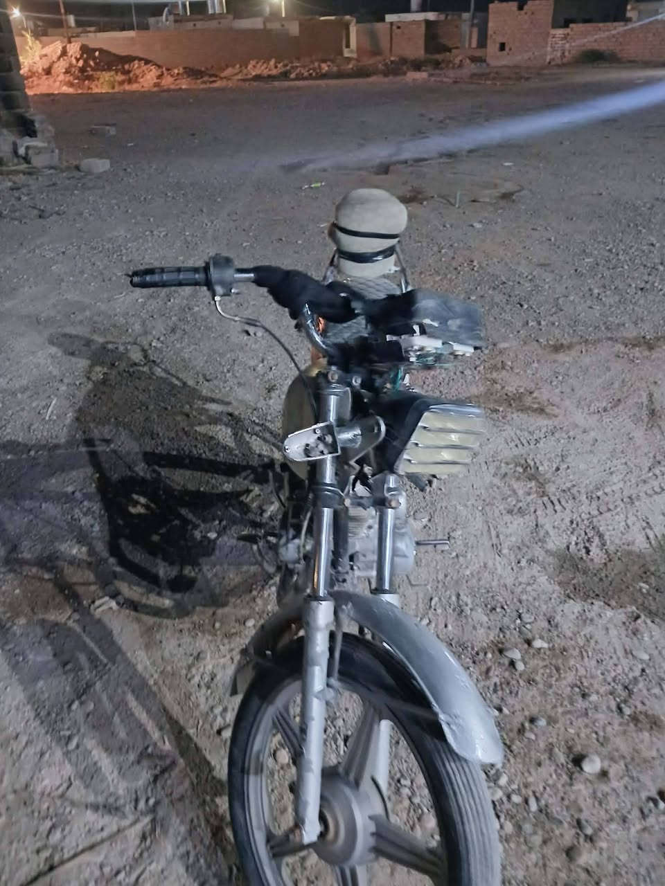 سلام عليكم موطور البيع جني كله موديل 18 محرك معمر جديد نضيف ويعوزو بس ضفيره السعر 200 وبي مجال قليل ويرهم مراوس والله محييكم الاستفسار الاتصال على الرقم ***********
