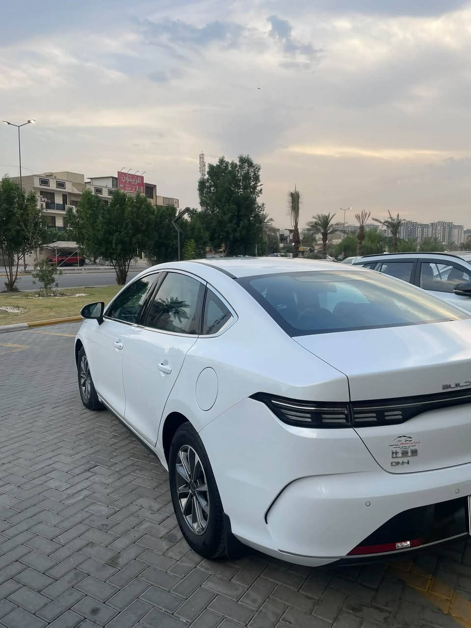 السلام عليكم
بي واي دي دستروير 2025 اخت الزيرو ماشيه 2900كيلو السياره رقم بغداد بأسمي مكفوله كفاله عامه من كلشي السياره فول موصفات ام الفتحه 
الموصفات 
بصمه تشغيل +تشغيل بل كارت 
سلايد 
كامره خلفيه 
حساس خلفي 
سايد بريك كهربائي
اوتو هولد 
كير ماوس 
شاشه قلاب 
مثبت سرعه 
اشاير بل مري 
تبريد قطعتين 
كشنات جلد ابيض رياضي
حساسات اطارات
بس ادوس البريك تشتغل السياره 

مكان السياره بغداد حي الجهاد 
سعر السياره 22،700وبيه مجال 
للأستفسار ***********
