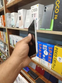 متاح بوكوx6برو ذاكره 512الرام 12نضافه جهاز 90بل ميه ملحقات الجهاز فقط ...