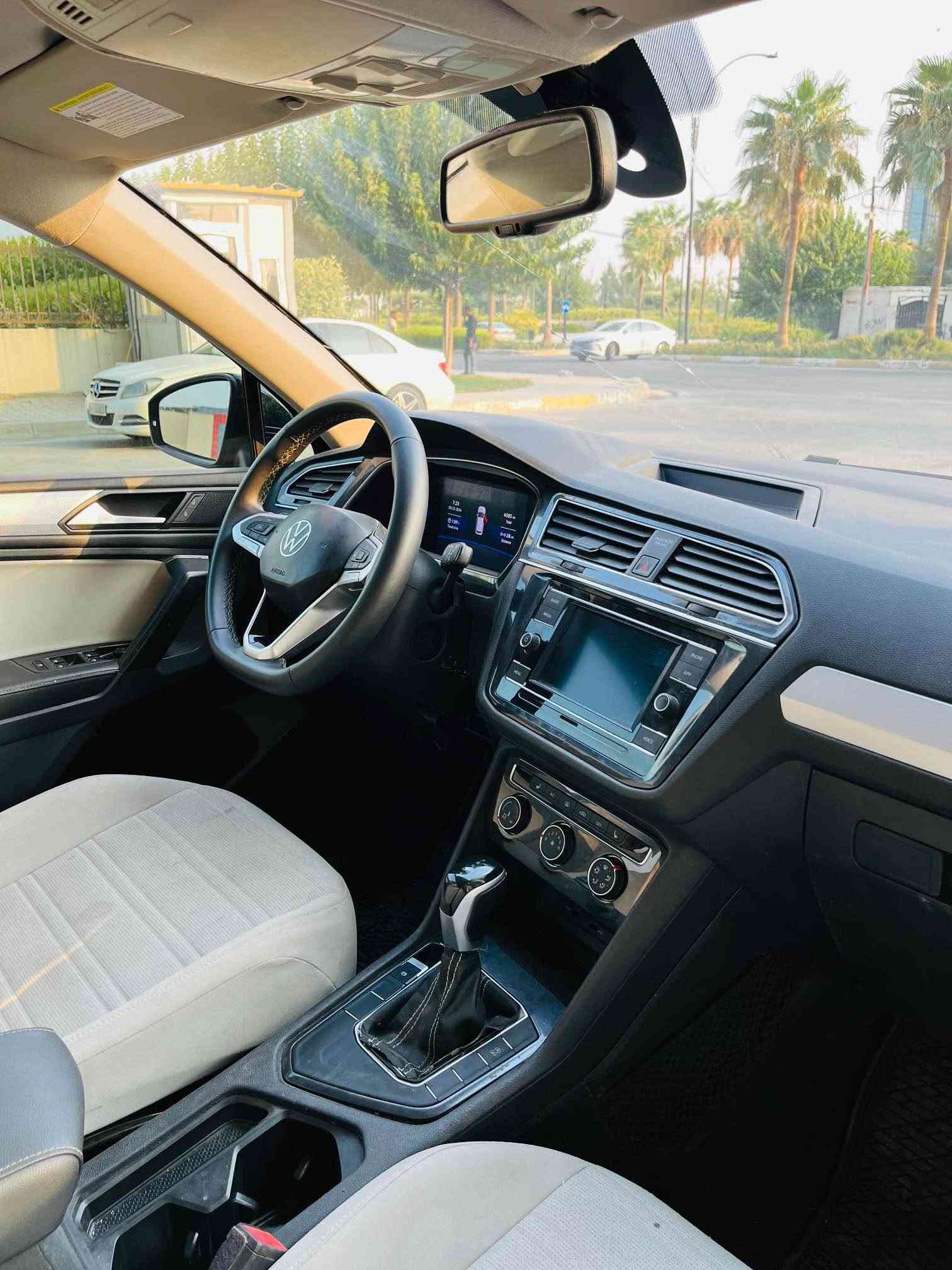 Volkswagen tigwan 2023
سعر بلاش🔥🔥
٧ نةفةرى سى ريز كوشين
موصفات SE
حةساس
رادار
شاشة گةورة 
لايت ئؤتؤ
كاميرة
عادى 
تؤماتيك
گيج الكترؤنى
كوشين قوماش وة كارةباى 
ويل ١٩ 
رةقةم كاتى سى مانگى لةگةل ماوة بةشةرتى رةقةم 
6 هةزارى هةقيقى رؤيشتوة 
سةيارةكة دوو پارجة و پةلةيةكى هةية
كةميك ناوى گرتوة
بؤ زانيارى زياتر تةلةفؤن بكة *********** أربيل, العراق
