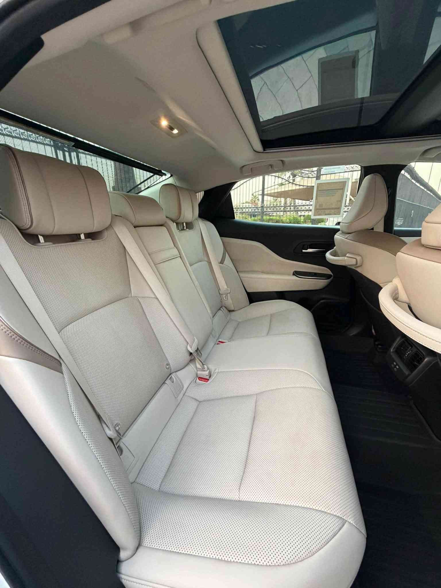 للبيع تويوتا كراون 2023 – فئة Majesta
Toyota Crown Majesta 2023

* المحرك: 2.4T هايبرد

* الممشى: 17كم

* المواصفات: اعلى فئه 

* المقاعد: جلد

* عدد المقاعد: 5

* الحالة: مستخدم

* اللوحة: بغداد خصوصي

* حالة السيارة: بدون صبغ فقط شفت البنيد بي دي ار السياره مغلفه 

📍 الموقع: بغداد

السعر 35

الرقم ***********
